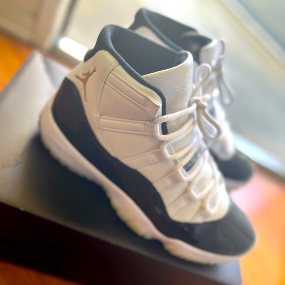 Jordan 11 gratitude size 11.5 men